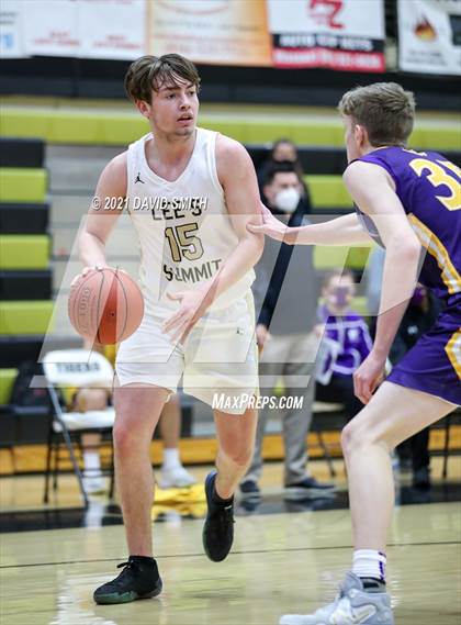 Thumbnail 3 in Lee's Summit vs. Blue Springs (MSHSAA Sectional Playoff) photogallery.
