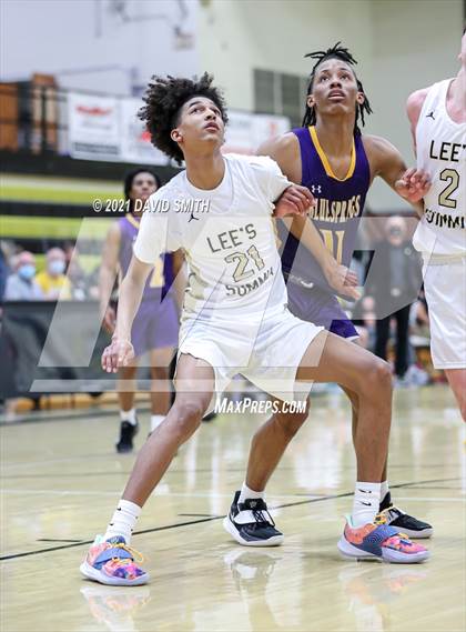 Thumbnail 1 in Lee's Summit vs. Blue Springs (MSHSAA Sectional Playoff) photogallery.