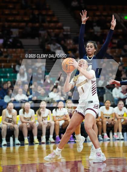 Thumbnail 2 in Mullen vs Windsor (CHSAA 5A Great 8) photogallery.
