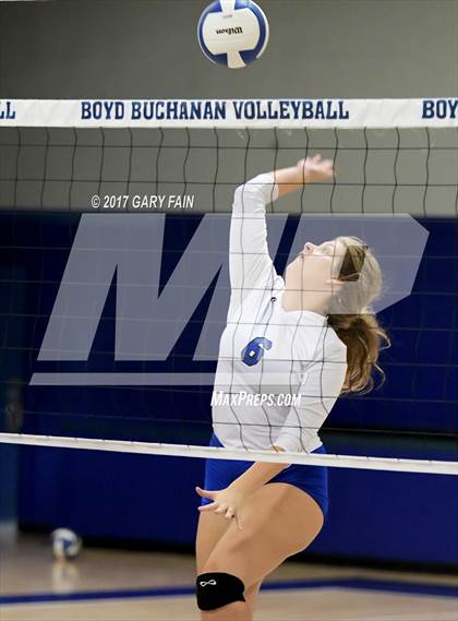 Thumbnail 1 in Signal Mountain @ Boyd-Buchanan photogallery.
