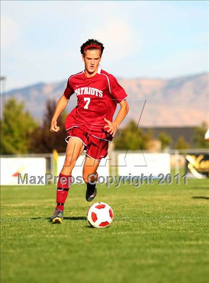 Thumbnail 3 in Centennial vs. Mountain View photogallery.