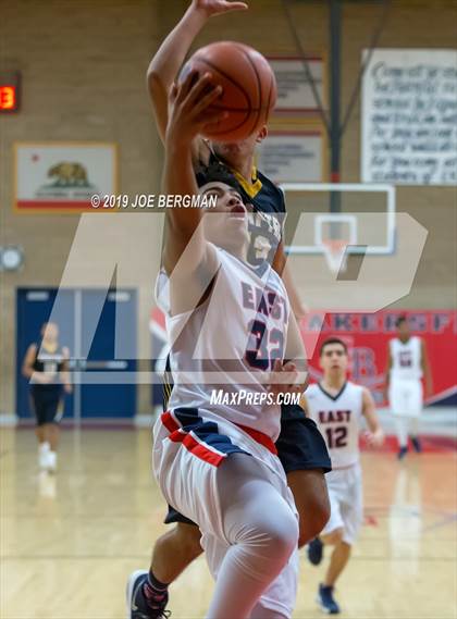 Thumbnail 3 in Shafter vs. East Bakersfield (Ralph Krave Memorial Tournament) photogallery.