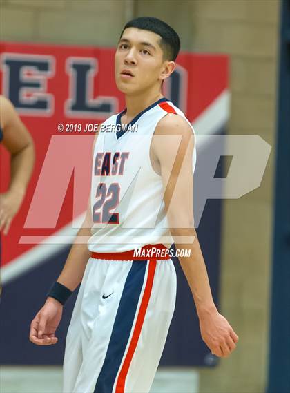 Thumbnail 2 in Shafter vs. East Bakersfield (Ralph Krave Memorial Tournament) photogallery.