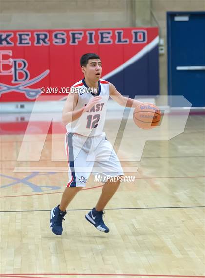 Thumbnail 1 in Shafter vs. East Bakersfield (Ralph Krave Memorial Tournament) photogallery.