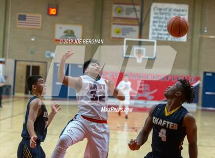 Thumbnail 1 in Shafter vs. East Bakersfield (Ralph Krave Memorial Tournament) photogallery.