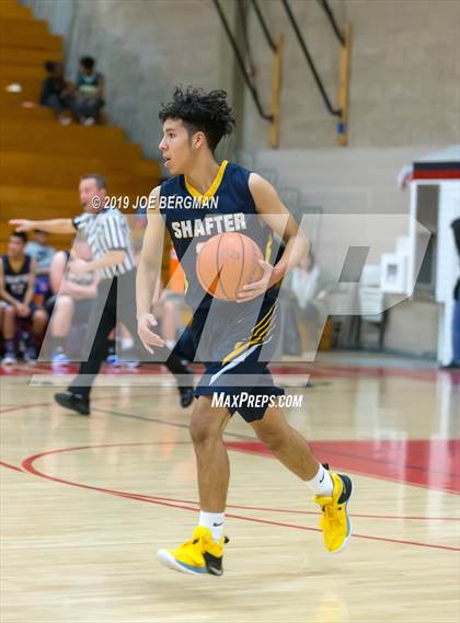 Thumbnail 3 in Shafter vs. East Bakersfield (Ralph Krave Memorial Tournament) photogallery.
