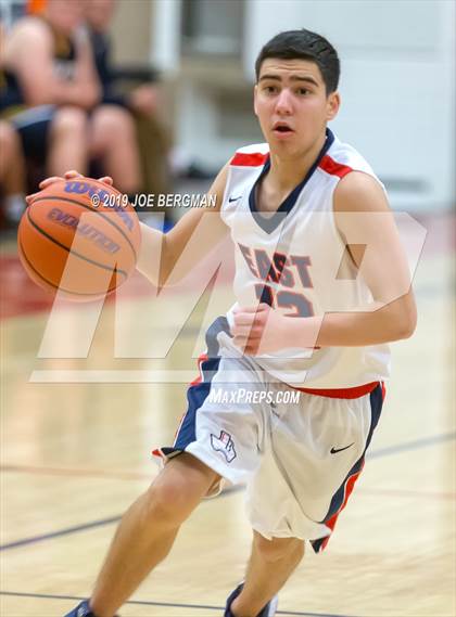 Thumbnail 2 in Shafter vs. East Bakersfield (Ralph Krave Memorial Tournament) photogallery.