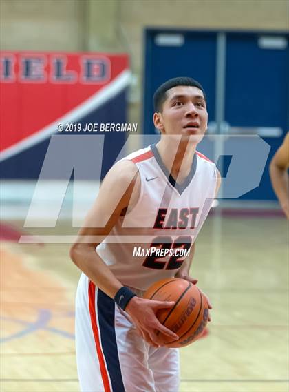 Thumbnail 1 in Shafter vs. East Bakersfield (Ralph Krave Memorial Tournament) photogallery.