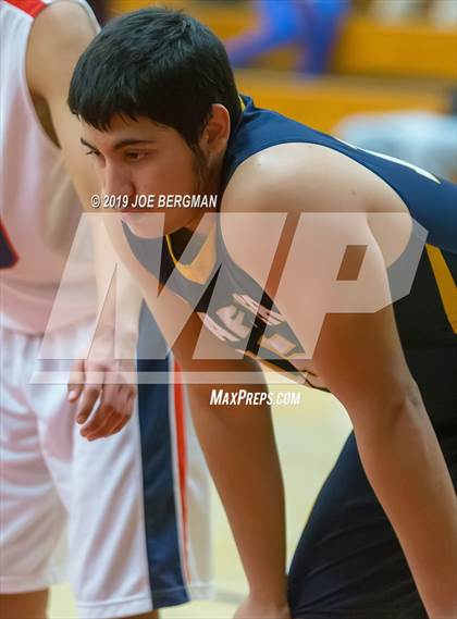 Thumbnail 1 in Shafter vs. East Bakersfield (Ralph Krave Memorial Tournament) photogallery.