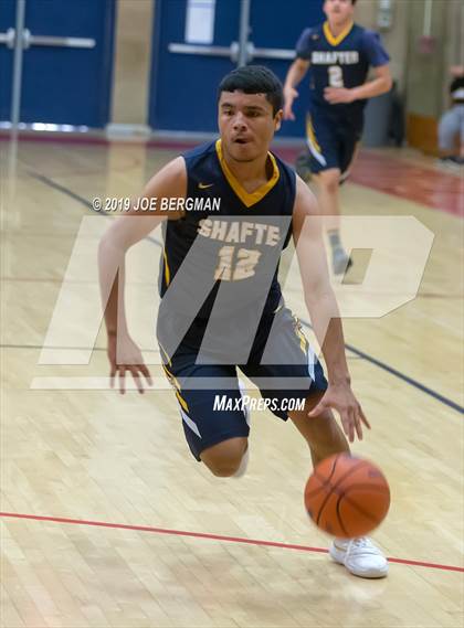 Thumbnail 2 in Shafter vs. East Bakersfield (Ralph Krave Memorial Tournament) photogallery.