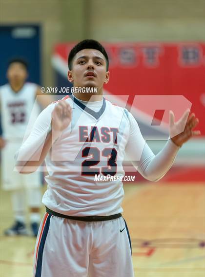Thumbnail 3 in Shafter vs. East Bakersfield (Ralph Krave Memorial Tournament) photogallery.