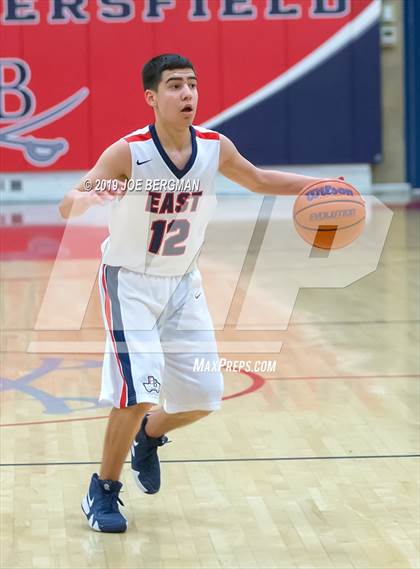 Thumbnail 3 in Shafter vs. East Bakersfield (Ralph Krave Memorial Tournament) photogallery.