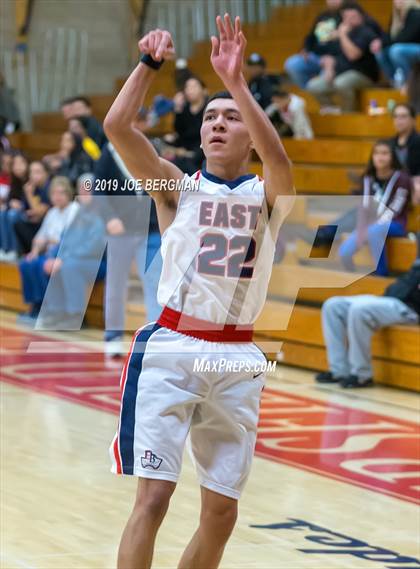 Thumbnail 3 in Shafter vs. East Bakersfield (Ralph Krave Memorial Tournament) photogallery.