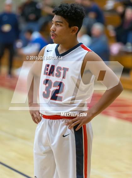 Thumbnail 1 in Shafter vs. East Bakersfield (Ralph Krave Memorial Tournament) photogallery.