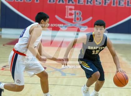 Thumbnail 2 in Shafter vs. East Bakersfield (Ralph Krave Memorial Tournament) photogallery.