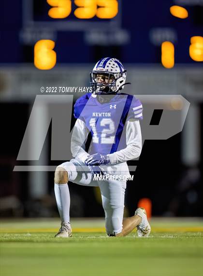 Thumbnail 3 in Newton vs. Hughes Springs (UIL 3A D-II Bi-District Playoff) photogallery.