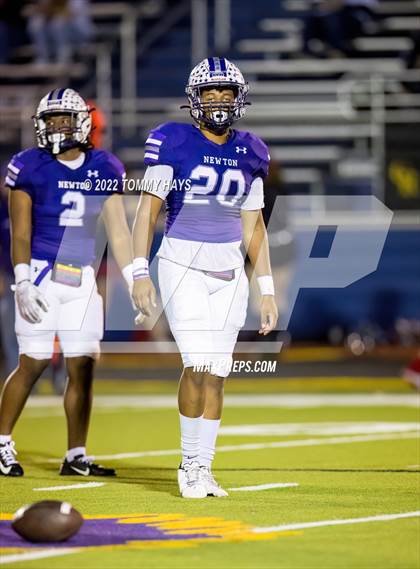 Thumbnail 3 in Newton vs. Hughes Springs (UIL 3A D-II Bi-District Playoff) photogallery.