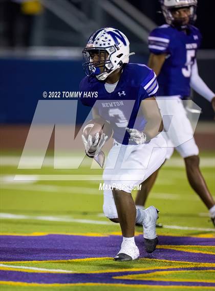 Thumbnail 3 in Newton vs. Hughes Springs (UIL 3A D-II Bi-District Playoff) photogallery.