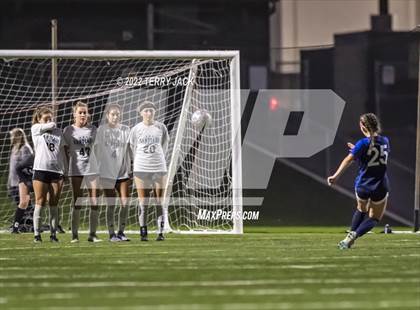 Thumbnail 1 in Santiago vs. Millikan photogallery.