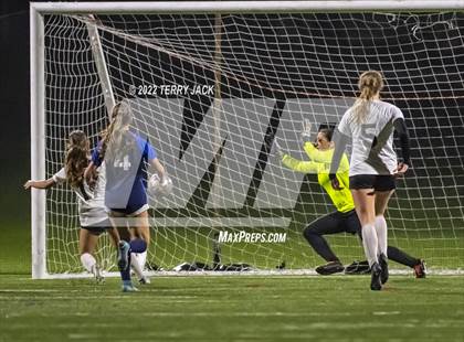 Thumbnail 3 in Santiago vs. Millikan photogallery.
