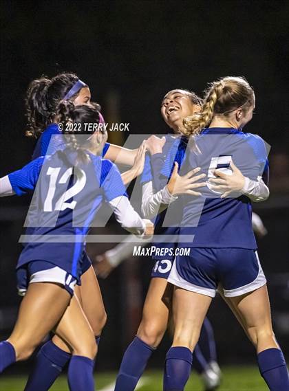 Thumbnail 2 in Santiago vs. Millikan photogallery.