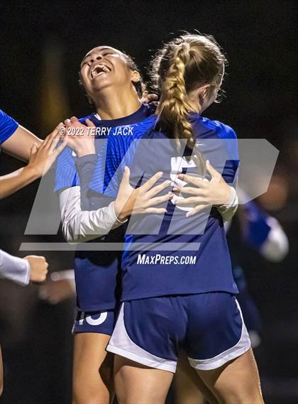 Thumbnail 1 in Santiago vs. Millikan photogallery.