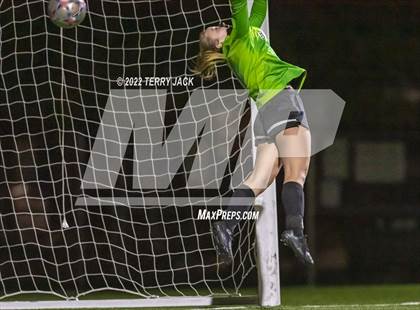 Thumbnail 2 in Santiago vs. Millikan photogallery.