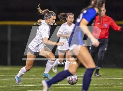 Thumbnail 2 in Santiago vs. Millikan photogallery.