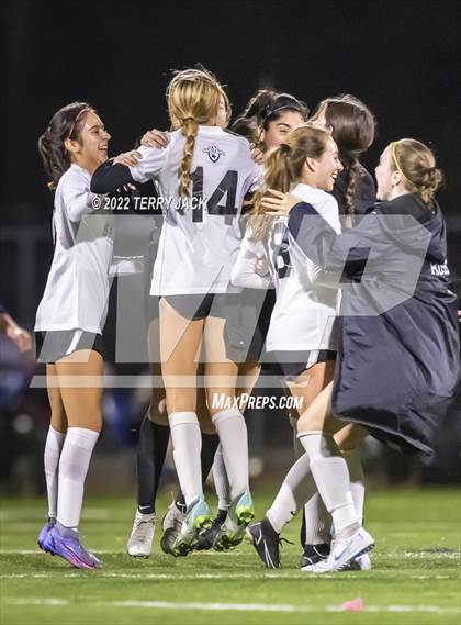 Thumbnail 2 in Santiago vs. Millikan photogallery.