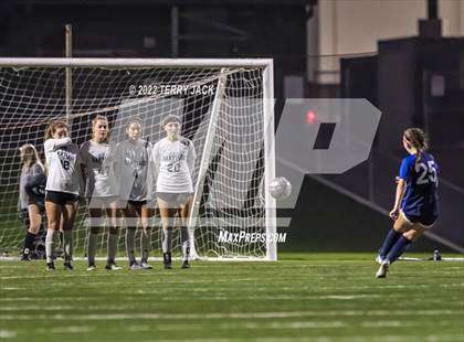 Thumbnail 2 in Santiago vs. Millikan photogallery.