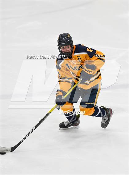 Thumbnail 2 in Victor vs. Pittsford (NYSPHSAA Section 5 Class A Sectional Final) photogallery.