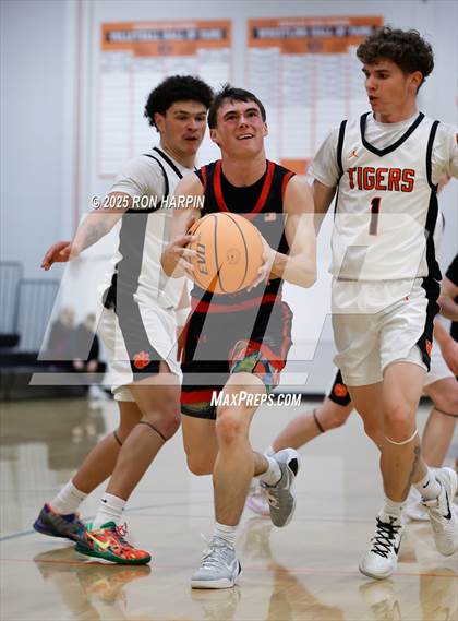 Thumbnail 3 in Foothill @ Douglas photogallery.