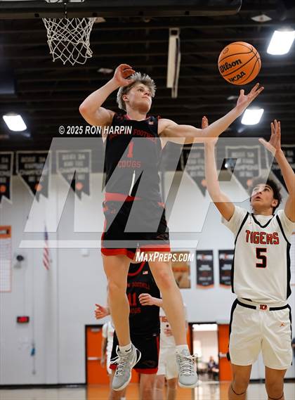 Thumbnail 1 in Foothill @ Douglas photogallery.