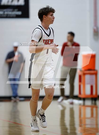 Thumbnail 3 in Foothill @ Douglas photogallery.