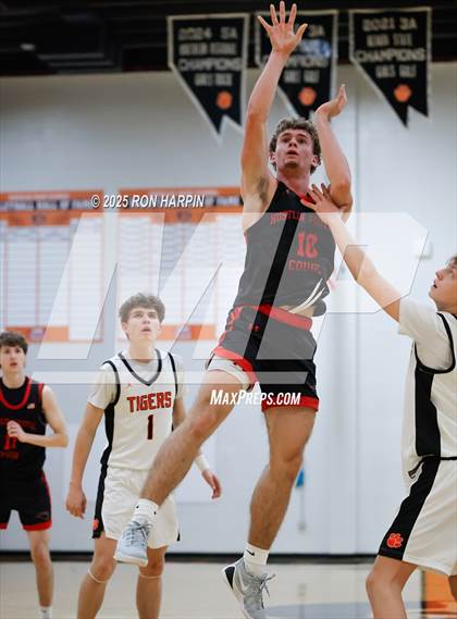 Thumbnail 3 in Foothill @ Douglas photogallery.