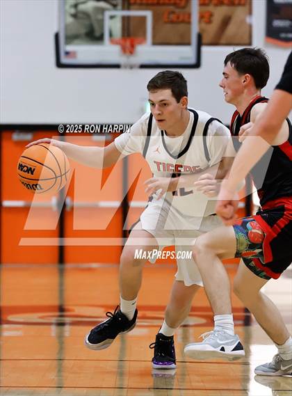 Thumbnail 2 in Foothill @ Douglas photogallery.