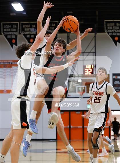 Thumbnail 1 in Foothill @ Douglas photogallery.