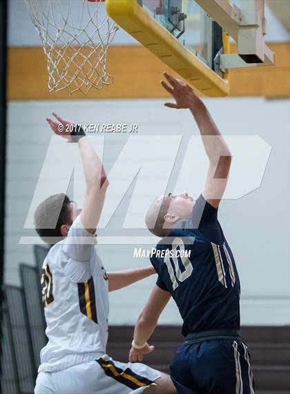 Thumbnail 3 in Greensburg Salem vs. Franklin Regional photogallery.
