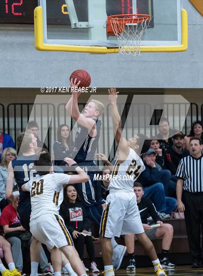 Thumbnail 1 in Greensburg Salem vs. Franklin Regional photogallery.