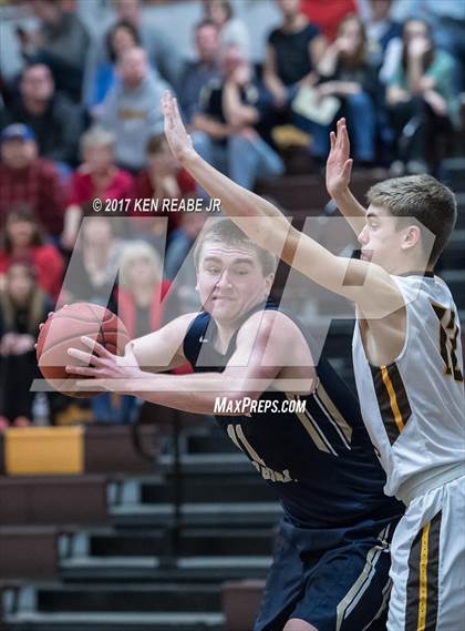 Thumbnail 2 in Greensburg Salem vs. Franklin Regional photogallery.