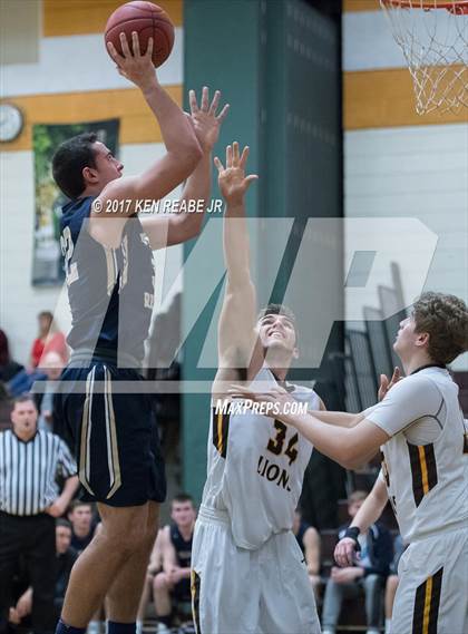 Thumbnail 2 in Greensburg Salem vs. Franklin Regional photogallery.