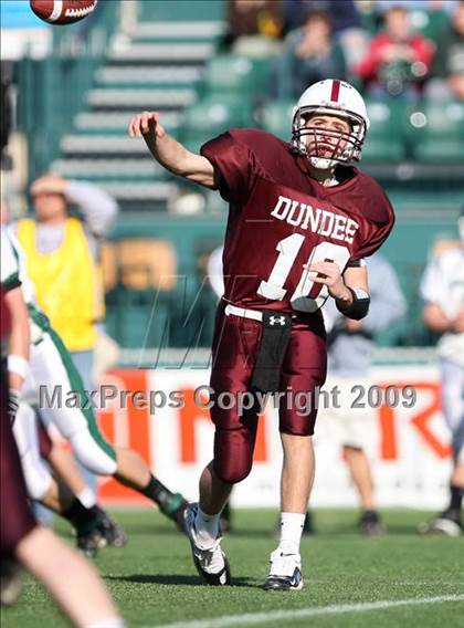 Thumbnail 2 in Avon vs. Dundee (Section 5 Class D/DD State Qualifier) photogallery.