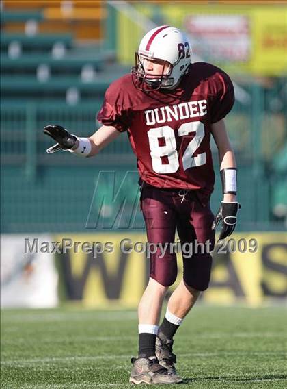 Thumbnail 2 in Avon vs. Dundee (Section 5 Class D/DD State Qualifier) photogallery.
