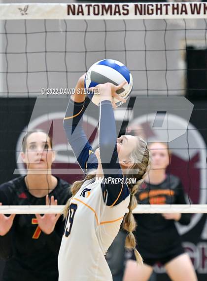 Thumbnail 3 in St. Francis vs. Oak Ridge (CIF SJS D1 Final) photogallery.