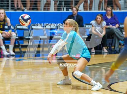 Thumbnail 3 in Aledo vs. Highland Park  (UIL 5A Division 1 Semifinal) photogallery.