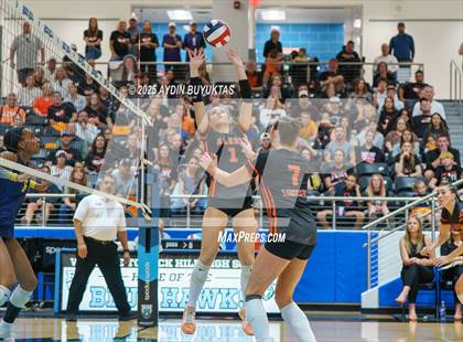 Thumbnail 2 in Aledo vs. Highland Park  (UIL 5A Division 1 Semifinal) photogallery.