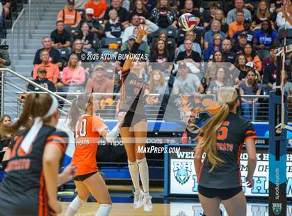 Thumbnail 3 in Aledo vs. Highland Park  (UIL 5A Division 1 Semifinal) photogallery.