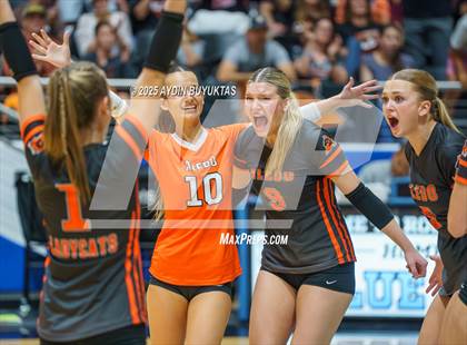 Thumbnail 2 in Aledo vs. Highland Park  (UIL 5A Division 1 Semifinal) photogallery.