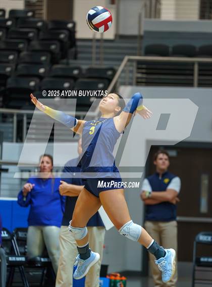 Thumbnail 2 in Aledo vs. Highland Park  (UIL 5A Division 1 Semifinal) photogallery.