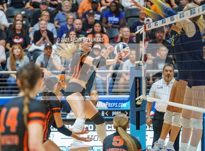 Thumbnail 3 in Aledo vs. Highland Park  (UIL 5A Division 1 Semifinal) photogallery.